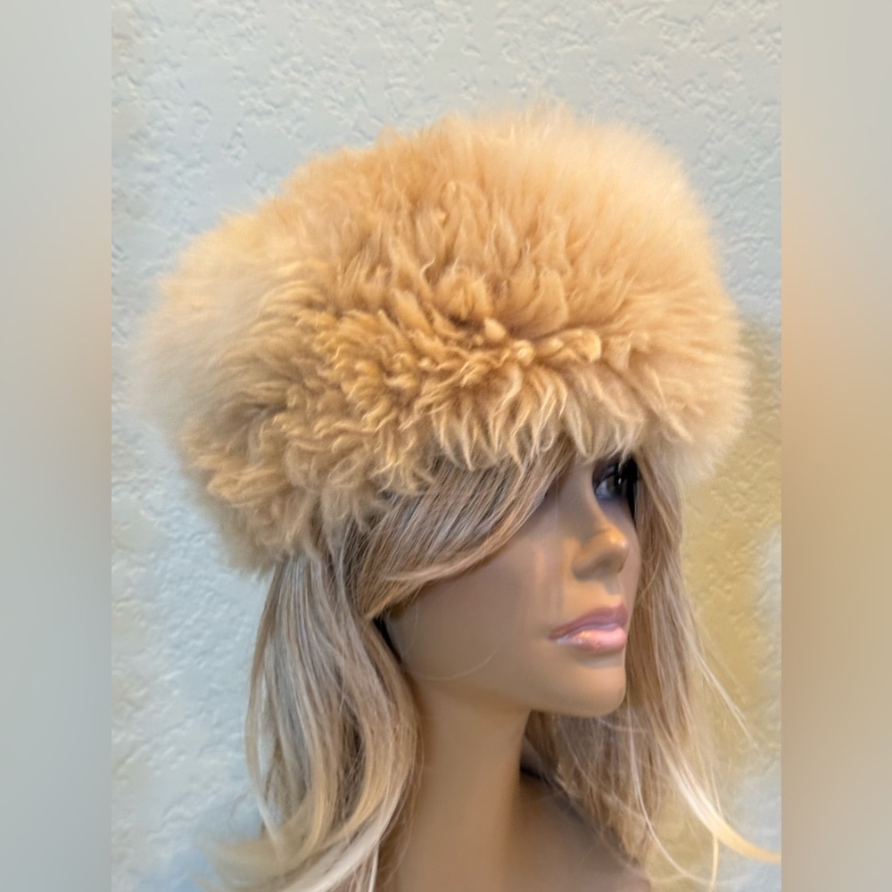 Luxurious Vintage Tuscan Lamb hair Hat Two-Tone beautiful, excellent condition